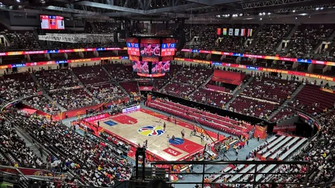 “忠诚坚守：萨拉赫深情述说利物浦情缘，沙特邀约真相待揭”